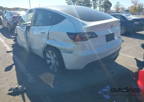 2021 Tesla Model Y Long Range Dual Motor All-Wheel Drive z USA, uszkodzony, nr VIN 5YJYGAEEXMF186341